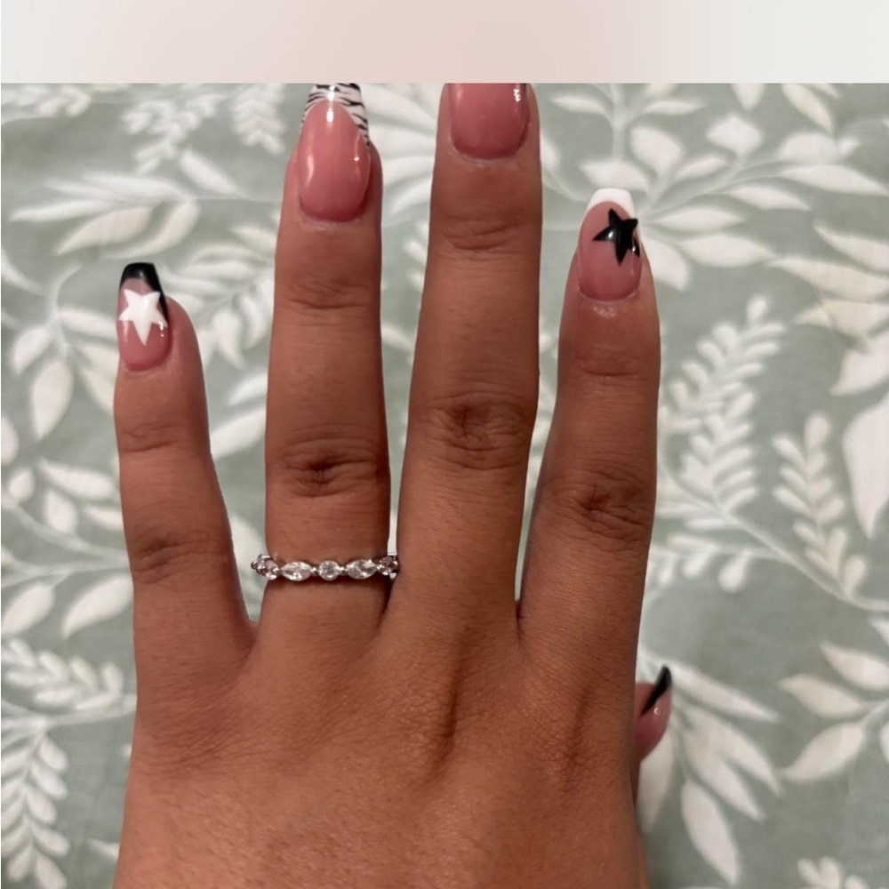 Elegant Silver Diamond Ring